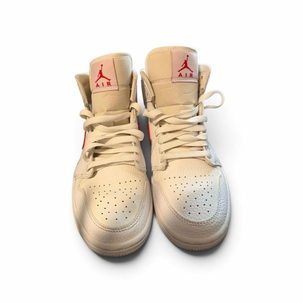 Jordan Men's White and Cream Trainers